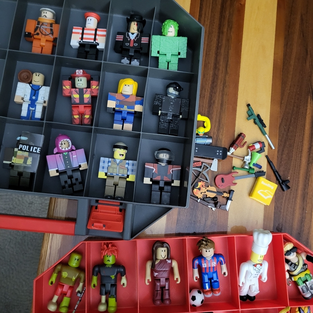 Roblox Figure Collection& Accessories - Picture 3 of 4